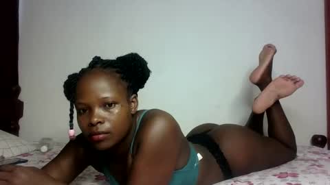 Snapshot of prettymelly_ chatting on March 6, 7:03 am Melly online show from March 6, 7:03 am