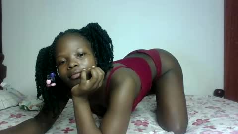 Snapshot of prettymelly_ chatting on March 7, 1:42 am Melly online show from March 7, 1:42 am