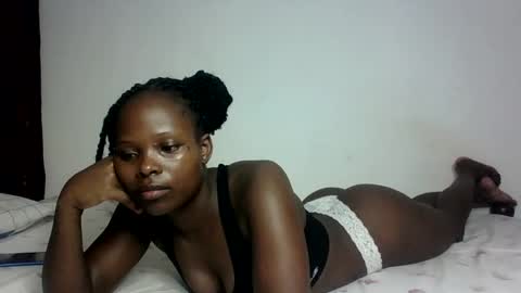 Snapshot of prettymelly_ chatting on March 8, 7:09 pm Melly online show from March 8, 7:09 pm