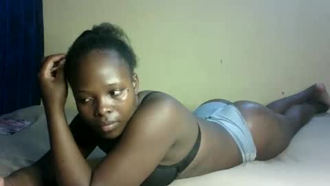 Snapshot of prettymelly_ chatting on September 28, 6:13 pm Melly online show from September 28, 6:13 pm