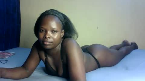 Snapshot of prettymelly_ chatting on October 3, 7:00 pm Melly online show from October 3, 7:00 pm