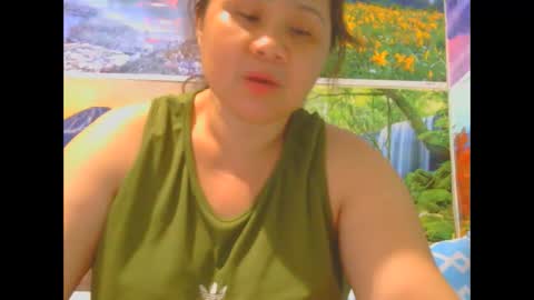 Snapshot of prettynhing chatting on November 13, 12:04 pm Nhing online show from November 13, 12:04 pm