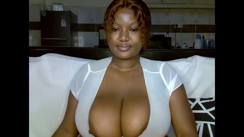 Snapshot of prettypearl_ chatting on December 3, 1:52 am pearl online show from December 3, 1:52 am