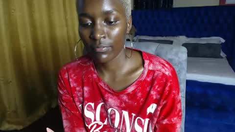 Snapshot of prettyquee chatting on January 13, 1:28 pm sasha online show from January 13, 1:28 pm