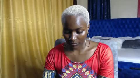 Snapshot of prettyquee chatting on January 31, 10:52 am sasha online show from January 31, 10:52 am