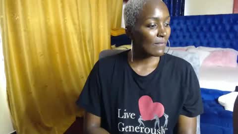 Snapshot of prettyquee chatting on February 20, 7:12 am sasha online show from February 20, 7:12 am