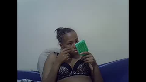 Snapshot of prettyqueenn1 chatting on January 21, 5:30 pm sharon online show from January 21, 5:30 pm