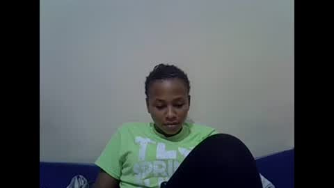 Snapshot of prettyqueenn1 chatting on February 7, 6:02 pm sharon online show from February 7, 6:02 pm