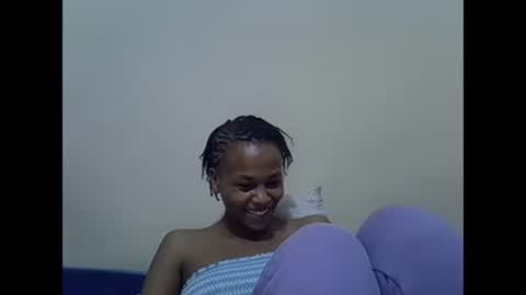 Snapshot of prettyqueenn1 chatting on March 8, 5:22 pm sharon online show from March 8, 5:22 pm