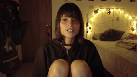 Juli online show from August 6, 12:45 am
