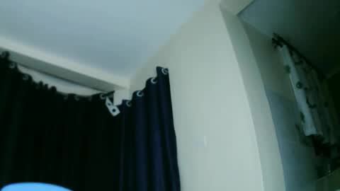 prettyreen online show from December 18, 1:55 am