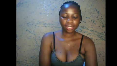 Snapshot of prettyxxpac chatting on May 28, 10:40 pm prettyxxpac online show from May 28, 10:40 pm