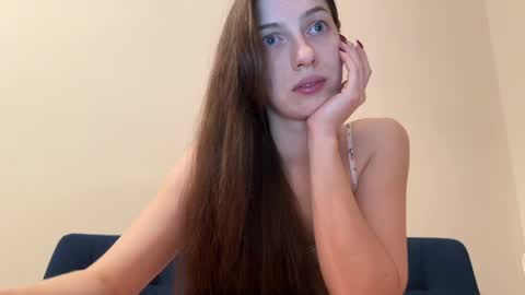 prettyyy_angel online show from April 7, 6:30 pm