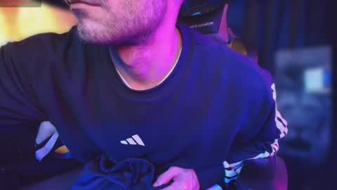 Snapshot of pridelgtbi chatting on October 1, 10:54 am pridelgtbi online show from October 1, 10:54 am