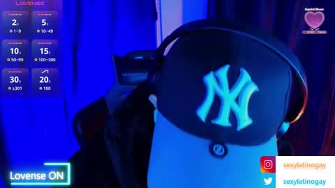 Snapshot of pridelgtbi chatting on December 14, 10:20 am pridelgtbi online show from December 14, 10:20 am