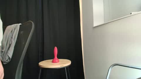 Snapshot of primdeceit chatting on February 3, 9:30 am PrimDeceit online show from February 3, 9:30 am