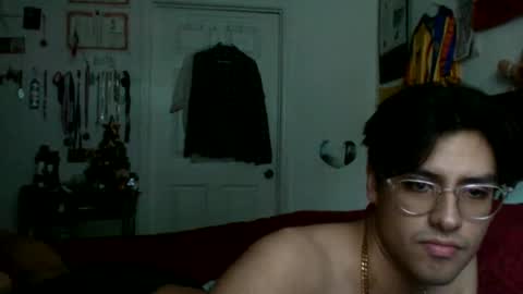 Snapshot of prince_ale chatting on February 15, 9:37 pm Alejandro online show from February 15, 9:37 pm