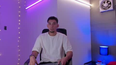 Snapshot of prince_arthur77 chatting on January 19, 12:39 pm prince_arthur77 online show from January 19, 12:39 pm