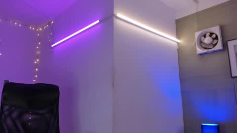 Snapshot of prince_arthur77 chatting on January 19, 3:42 pm prince_arthur77 online show from January 19, 3:42 pm