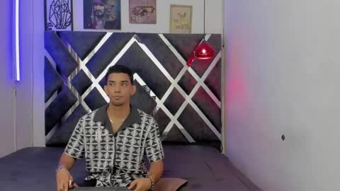 Snapshot of prince_arthur77 chatting on February 4, 12:55 pm prince_arthur77 online show from February 4, 12:55 pm