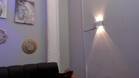 Snapshot of prince_arthur77 chatting on February 19, 4:11 pm prince_arthur77 online show from February 19, 4:11 pm