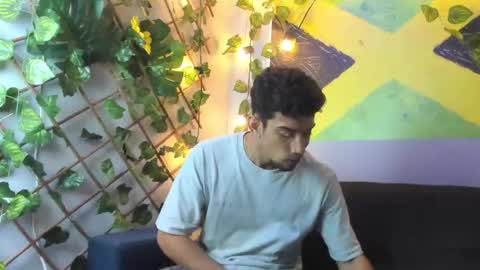 Snapshot of prince_arthur77 chatting on September 19, 7:58 pm prince_arthur77 online show from September 19, 7:58 pm