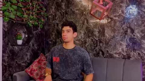 prince_arthur77 online show from February 21, 2:51 pm