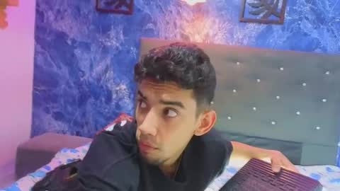 prince_arthur77 online show from March 1, 8:00 pm