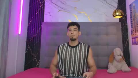 prince_arthur77 online show from May 1, 1:16 pm