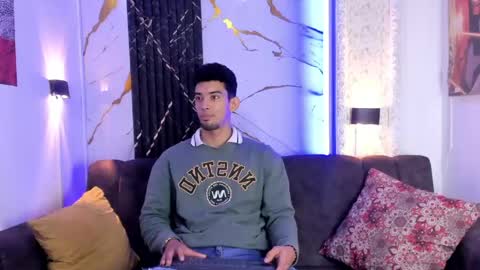 prince_arthur77 online show from May 9, 1:05 pm