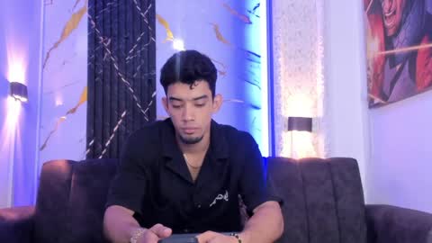 prince_arthur77 online show from May 15, 1:40 pm