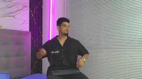 prince_arthur77 online show from May 30, 4:42 am