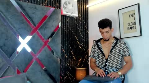 prince_arthur77 online show from May 31, 1:40 pm