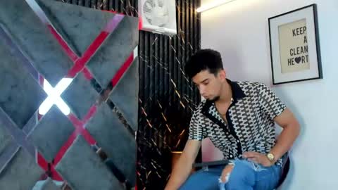 prince_arthur77 online show from May 31, 6:09 pm