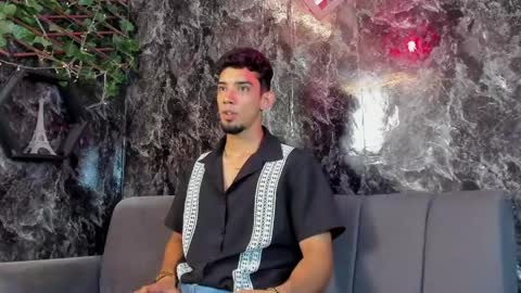 prince_arthur77 online show from June 5, 1:39 pm