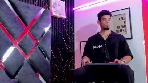 prince_arthur77 online show from June 17, 2:40 pm