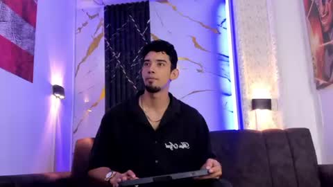 prince_arthur77 online show from June 28, 2:56 pm
