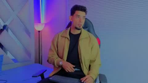 prince_arthur77 online show from July 4, 3:18 pm