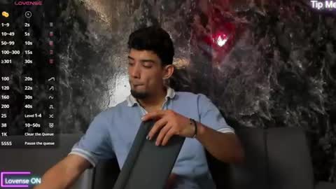prince_arthur77 online show from July 14, 1:28 pm