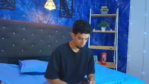 prince_arthur77 online show from July 15, 2:33 pm