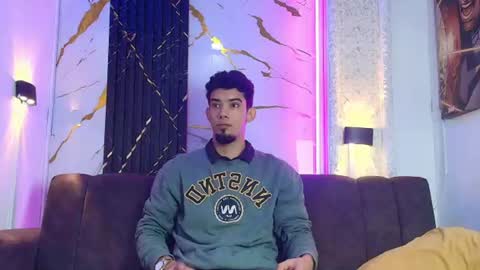 prince_arthur77 online show from July 23, 1:42 pm