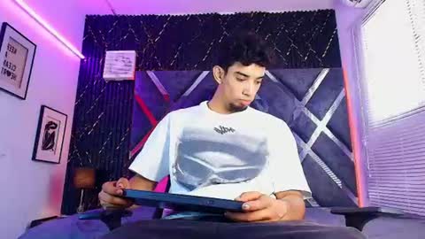prince_arthur77 online show from July 26, 4:14 pm