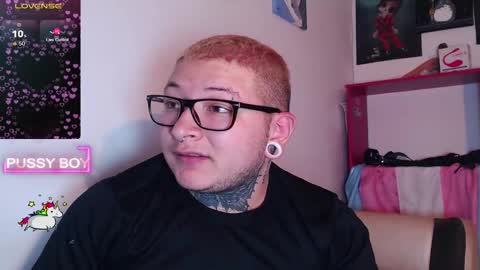 Snapshot of prince_ftm1 chatting on January 24, 7:18 pm Prince online show from January 24, 7:18 pm