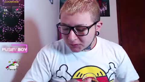 Snapshot of prince_ftm1 chatting on February 2, 4:32 pm Prince online show from February 2, 4:32 pm