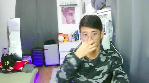Snapshot of prince_harrison chatting on July 27, 7:32 pm prince_harrison online show from July 27, 7:32 pm