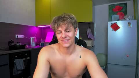 Snapshot of prince_nik chatting on June 27, 4:45 pm prince online show from June 27, 4:45 pm