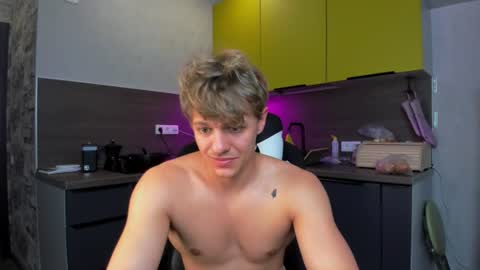 Snapshot of prince_nik chatting on July 1, 11:12 am prince online show from July 1, 11:12 am