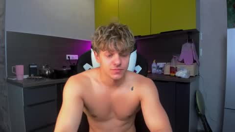 Snapshot of prince_nik chatting on July 2, 9:15 am prince online show from July 2, 9:15 am