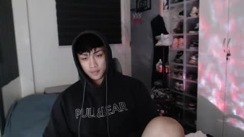 Snapshot of princeadrianx chatting on June 8, 5:24 pm Prince Adrian online show from June 8, 5:24 pm