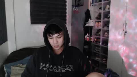 Snapshot of princeadrianx chatting on June 9, 9:21 am Prince Adrian online show from June 9, 9:21 am